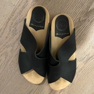 No 6 Frida Sandals (flat)
